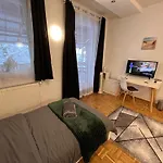 Grosses Aschaffenburg 4 Schlafzimmer Fuer Bis Zu 11 Gaeste Aschaffapartment Δωμάτια σε οικογενειακή κατοικία