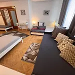 Grosses Aschaffenburg 4 Schlafzimmer Fuer Bis Zu 11 Gaeste Aschaffapartment Δωμάτια σε οικογενειακή κατοικία *
