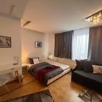 Grosses Aschaffenburg 4 Schlafzimmer Fuer Bis Zu 11 Gaeste Aschaffapartment Δωμάτια σε οικογενειακή κατοικία