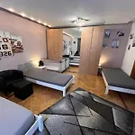 Grosses Aschaffenburg 4 Schlafzimmer Fuer Bis Zu 11 Gaeste Aschaffapartment Δωμάτια σε οικογενειακή κατοικία *