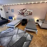 Grosses Aschaffenburg 4 Schlafzimmer Fuer Bis Zu 11 Gaeste Aschaffapartment Δωμάτια σε οικογενειακή κατοικία *