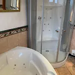 Grosses Aschaffenburg 4 Schlafzimmer Fuer Bis Zu 11 Gaeste Aschaffapartment Δωμάτια σε οικογενειακή κατοικία Mainaschaff
