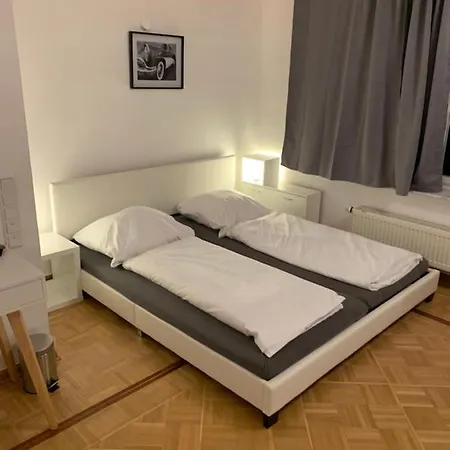 Grosses Apartment Aschaffenburg 4 Schlafzimmer Fuer Bis Zu 11 Gaeste Aschaffapartment Mainaschaff