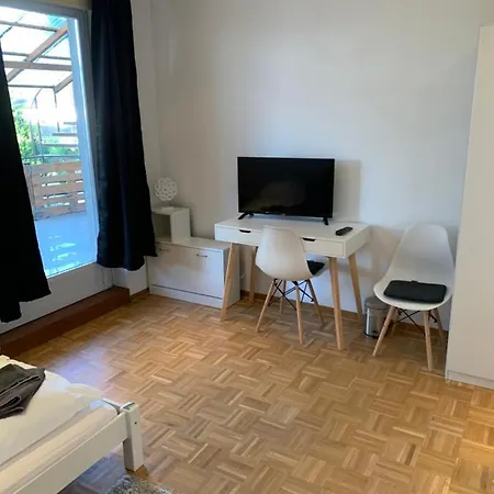בית אירוח Grosses Apartment Aschaffenburg 4 Schlafzimmer Fuer Bis Zu 11 Gaeste Aschaffapartment Mainaschaff *