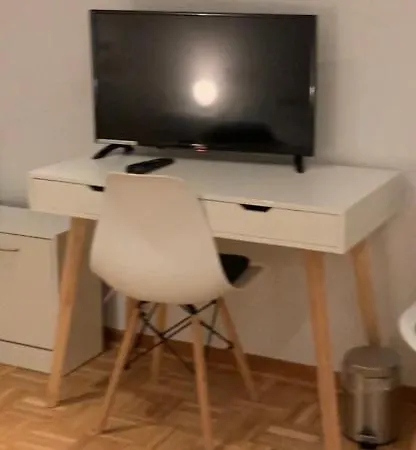 בית אירוח Grosses Apartment Aschaffenburg 4 Schlafzimmer Fuer Bis Zu 11 Gaeste Aschaffapartment Mainaschaff
