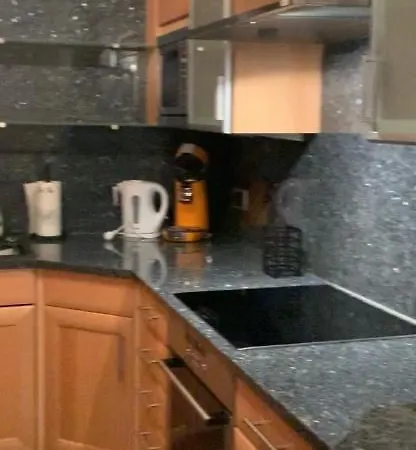 Grosses Apartment Aschaffenburg 4 Schlafzimmer Fuer Bis Zu 11 Gaeste Aschaffapartment Mainaschaff