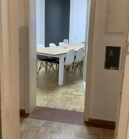 בית אירוח Grosses Apartment Aschaffenburg 4 Schlafzimmer Fuer Bis Zu 11 Gaeste Aschaffapartment Mainaschaff