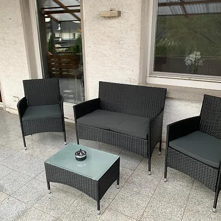 Grosses Aschaffenburg 4 Schlafzimmer Fuer Bis Zu 11 Gaeste Aschaffapartment Mainaschaff