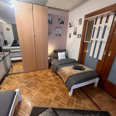 Grosses Aschaffenburg 4 Schlafzimmer Fuer Bis Zu 11 Gaeste Aschaffapartment Privat bolig