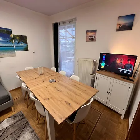 Grosses Aschaffenburg 4 Schlafzimmer Fuer Bis Zu 11 Gaeste Aschaffapartment * Mainaschaff