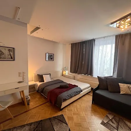 Grosses Aschaffenburg 4 Schlafzimmer Fuer Bis Zu 11 Gaeste Aschaffapartment Privat bolig
