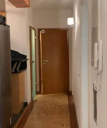 Grosses Apartment Aschaffenburg 4 Schlafzimmer Fuer Bis Zu 11 Gaeste Aschaffapartment Mainaschaff Quarto em Acomodações Particulares