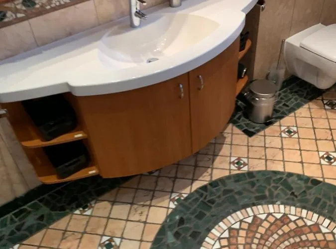 Quarto em Acomodações Particulares Grosses Apartment Aschaffenburg 4 Schlafzimmer Fuer Bis Zu 11 Gaeste Aschaffapartment Mainaschaff *