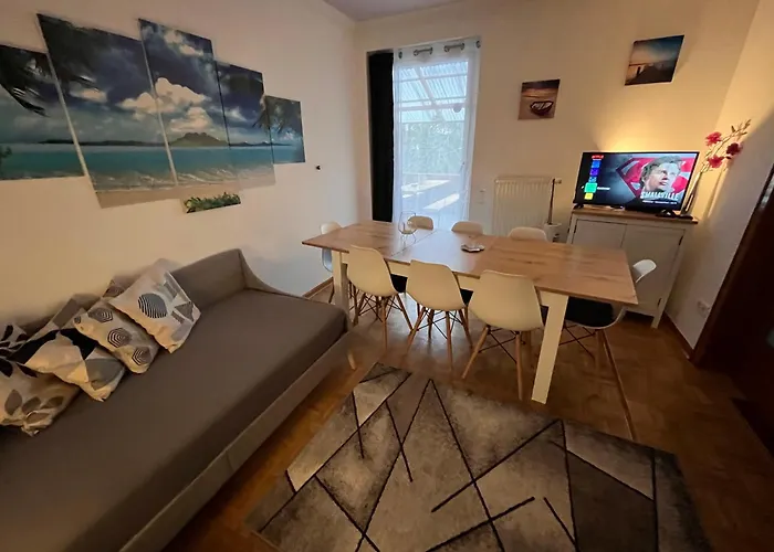 Grosses Apartment Aschaffenburg 4 Schlafzimmer Fuer Bis Zu 11 Gaeste Aschaffapartment Mainaschaff