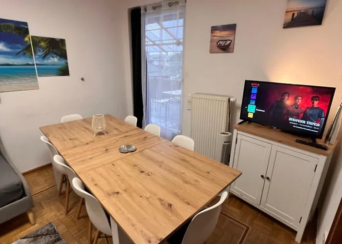 Grosses Apartment Aschaffenburg 4 Schlafzimmer Fuer Bis Zu 11 Gaeste Aschaffapartment Mainaschaff * Mainaschaff