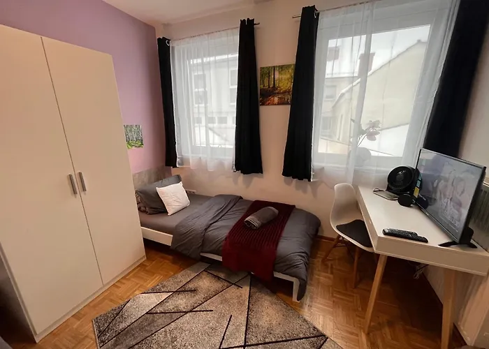 Quarto em Acomodações Particulares Grosses Apartment Aschaffenburg 4 Schlafzimmer Fuer Bis Zu 11 Gaeste Aschaffapartment Mainaschaff Mainaschaff