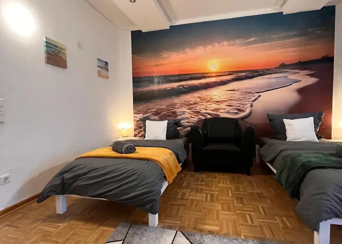 Grosses Apartment Aschaffenburg 4 Schlafzimmer Fuer Bis Zu 11 Gaeste Aschaffapartment Mainaschaff Mainaschaff