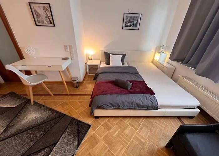 Grosses Apartment Aschaffenburg 4 Schlafzimmer Fuer Bis Zu 11 Gaeste Aschaffapartment Mainaschaff Mainaschaff