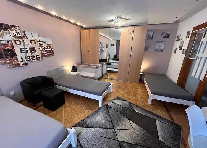 Grosses Apartment Aschaffenburg 4 Schlafzimmer Fuer Bis Zu 11 Gaeste Aschaffapartment Mainaschaff Quarto em Acomodações Particulares *