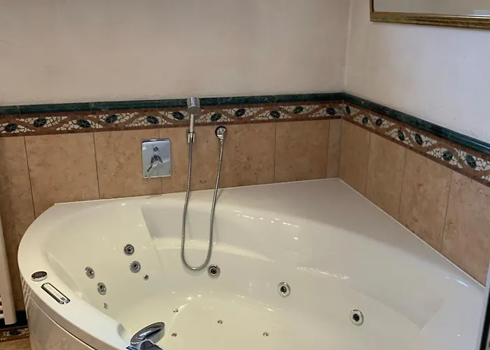 Quarto em Acomodações Particulares Grosses Apartment Aschaffenburg 4 Schlafzimmer Fuer Bis Zu 11 Gaeste Aschaffapartment Mainaschaff