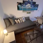Grosses Aschaffenburg 4 Schlafzimmer Fuer Bis Zu 11 Gaeste Aschaffapartment ホームステイ Mainaschaff