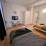 Grosses Aschaffenburg 4 Schlafzimmer Fuer Bis Zu 11 Gaeste Aschaffapartment