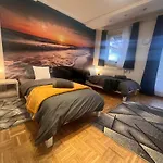 Grosses Aschaffenburg 4 Schlafzimmer Fuer Bis Zu 11 Gaeste Aschaffapartment Mainaschaff