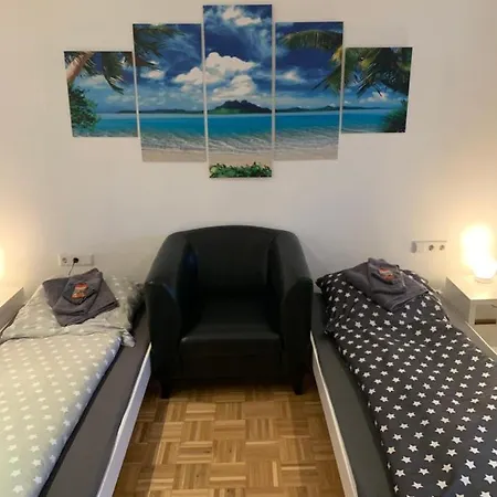 Grosses Apartment Aschaffenburg 4 Schlafzimmer Fuer Bis Zu 11 Gaeste Aschaffapartment Mainaschaff