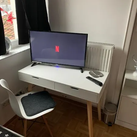 Privatunterkunft AschaffApartment 4 Schlafzimmer bis 10 Personen bei Aschaffenburg Mainaschaff