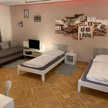 Grosses Apartment Aschaffenburg 4 Schlafzimmer Fuer Bis Zu 11 Gaeste Aschaffapartment Mainaschaff * Mainaschaff