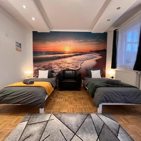 Aschaffapartment 110Qm Gross, Aschaffenburg Fuer Bis Zu 11 Personen - 4 Separate Schlafzimmer - Mainaschaff - Grill - Terrasse - Ruhige Lage - Gratis Parken - Free Netflix 民宿 *