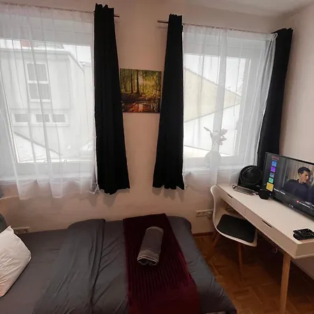 Grosses Aschaffenburg 4 Schlafzimmer Fuer Bis Zu 11 Gaeste Aschaffapartment Ubytování v soukromí *