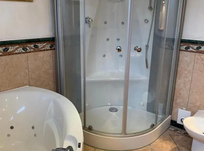 Grosses Aschaffenburg 4 Schlafzimmer Fuer Bis Zu 11 Gaeste Aschaffapartment * Mainaschaff