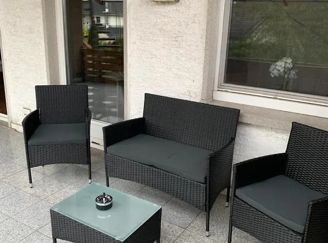 Grosses Aschaffenburg 4 Schlafzimmer Fuer Bis Zu 11 Gaeste Aschaffapartment Homestay