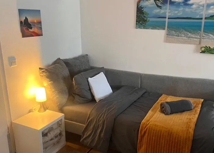 Homestay Grosses Aschaffenburg 4 Schlafzimmer Fuer Bis Zu 11 Gaeste Aschaffapartment Mainaschaff