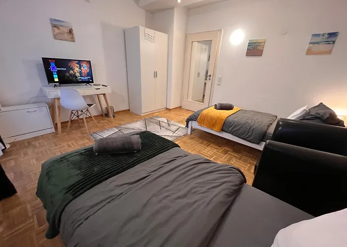 Grosses Aschaffenburg 4 Schlafzimmer Fuer Bis Zu 11 Gaeste Aschaffapartment * Mainaschaff