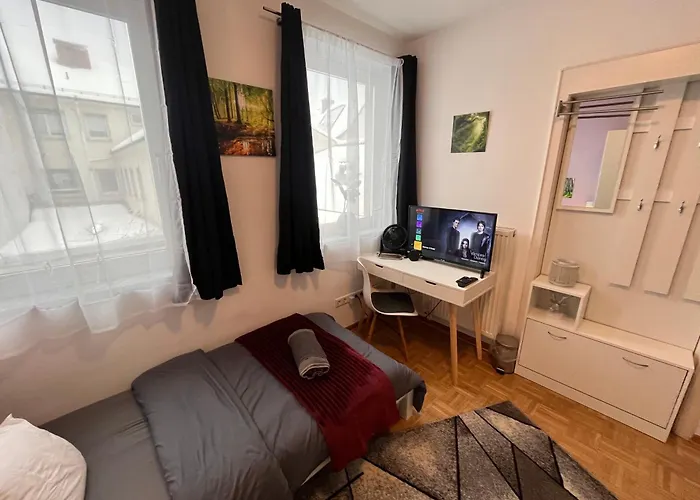 Grosses Aschaffenburg 4 Schlafzimmer Fuer Bis Zu 11 Gaeste Aschaffapartment
